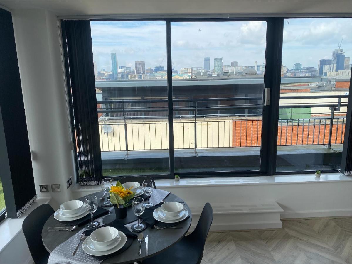 Penthouse - Amazing City Skyline Views - Free Parking - Balcony - Utilita Arena - New St Station - Bullring Shopping Birmingam Exterior foto