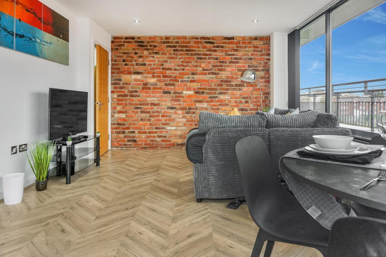 Penthouse - Amazing City Skyline Views - Free Parking - Balcony - Utilita Arena - New St Station - Bullring Shopping Birmingam Exterior foto