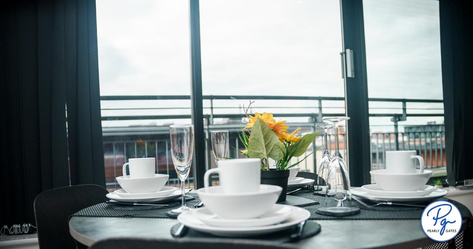 Penthouse - Amazing City Skyline Views - Free Parking - Balcony - Utilita Arena - New St Station - Bullring Shopping Birmingam Exterior foto