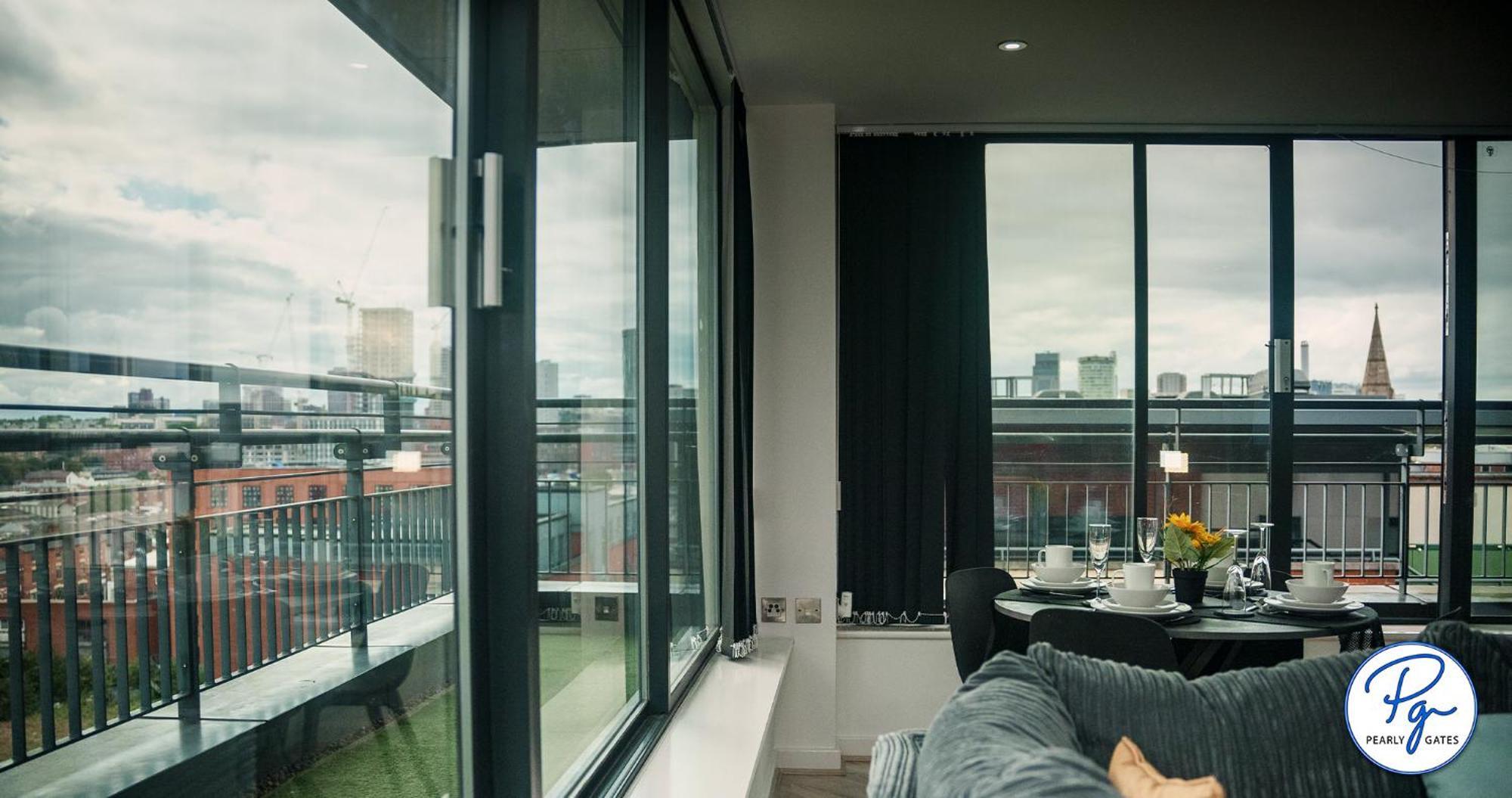 Penthouse - Amazing City Skyline Views - Free Parking - Balcony - Utilita Arena - New St Station - Bullring Shopping Birmingam Exterior foto